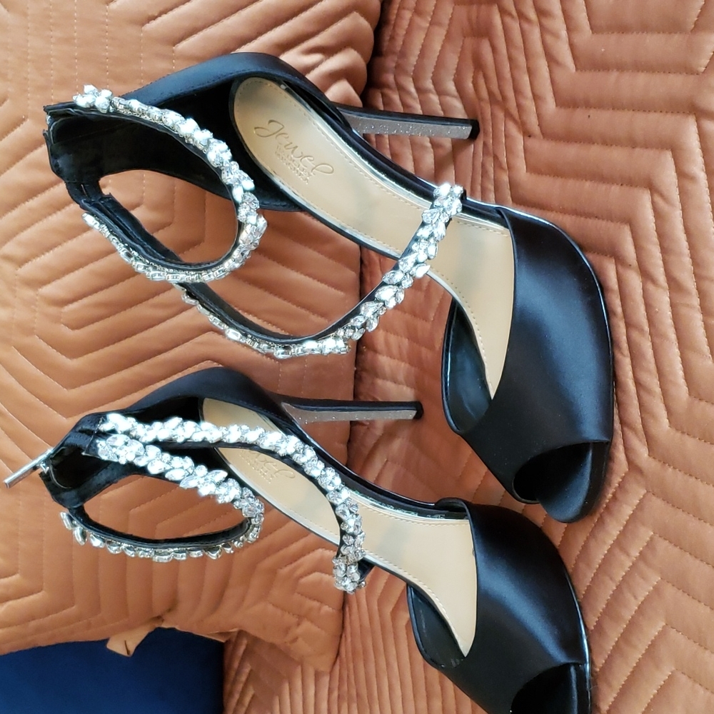 Jewel by Badgley Mischka
